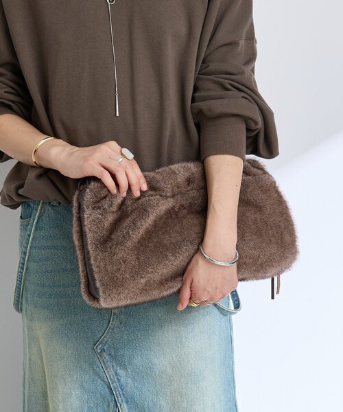 RIVE DROITE（リヴドロワ）の「【シーズンムードを高める】フェイクファードローストリングバッグ（ハンドバッグ・レディース・ダークブラウン/キャメル・FREE）」の2枚目の写真