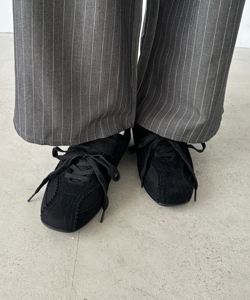 CLEA（クレア）の「フェイクスウェードベルトスニーカー（スニーカー・レディース・ブラウン/グレー/ブラック・23.5cm/24.5cm）」の7枚目の写真