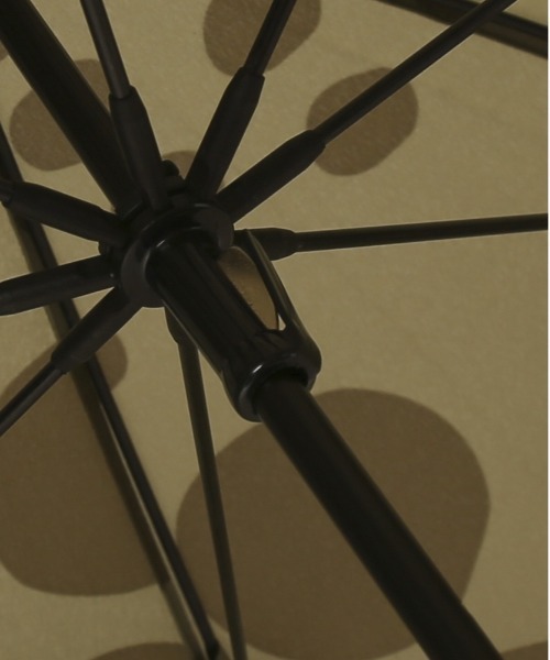 392 plusm（サンキューニプリュスエム）の「392 plus m umbrella long 長傘（長傘・レディース・ブラック系1/ブラック系2/ブラウン系1/ブラウン系2/ベージュ系1/ベージュ系2/グリーン系2/ネイビー系1/ブルー系1/イエロー系1/イエロー系2/イエロー系3/レッド系1・60cm）」の15枚目の写真