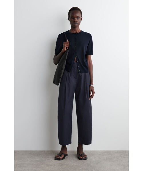 cos バレルレッグ パンツ 黒 COS ユーティリティバレルレッグカーゴ