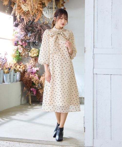 Rose Tiara（ローズティアラ）の「オーガンジーフロッキードットリボンワンピース（ワンピース・レディース・ベージュ/ブラック・38/42/46）」の4枚目の写真