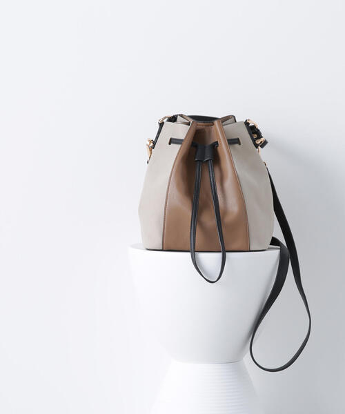 NATURAL BEAUTY BASIC(ナチュラルビューティーベーシック)の「◇ロータスバスケットバッグ(ショルダーバッグ・レディース・ブラック/ベージュ系その他・フリ-)」の1枚目の写真