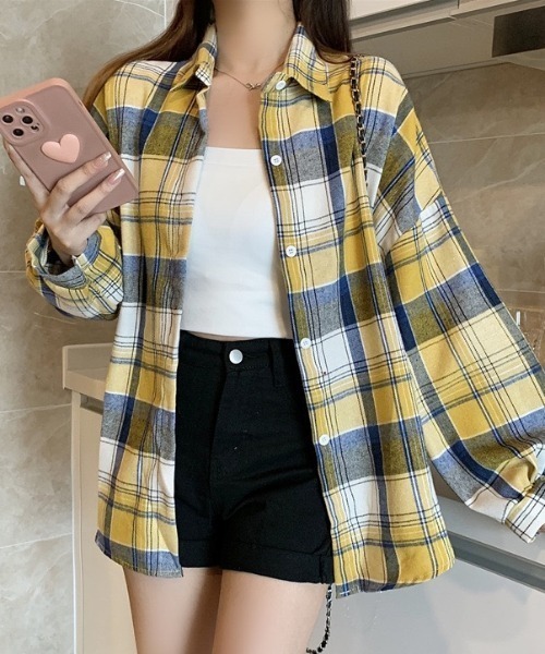 yuue' ( wear )（ユーイ）の「オーバーサイズチェック長袖シャツ（シャツ/ブラウス・レディース・グリーン/イエロー/ネイビー/ブルー/ブラック/レッド/ブラック系その他/ブラック系その他2/レッド系その他/ブルー系その他/イエロー系その他・FREE）」の9枚目の写真