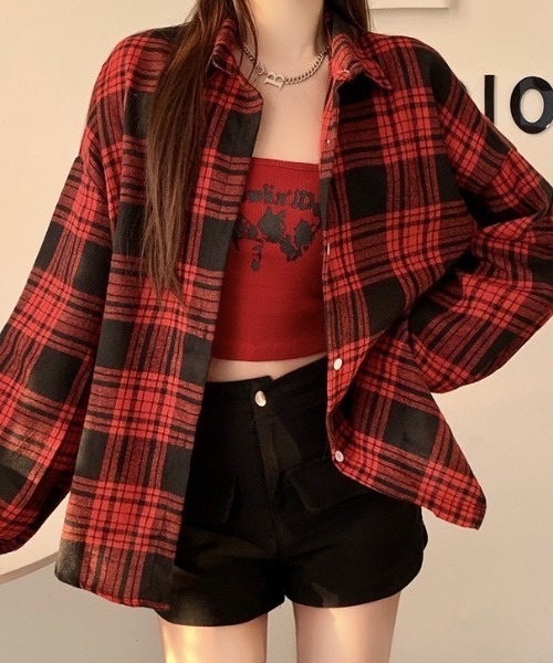 yuue' ( wear )（ユーイ）の「オーバーサイズチェック長袖シャツ（シャツ/ブラウス・レディース・グリーン/イエロー/ネイビー/ブルー/ブラック/レッド/ブラック系その他/ブラック系その他2/レッド系その他/ブルー系その他/イエロー系その他・FREE）」の10枚目の写真