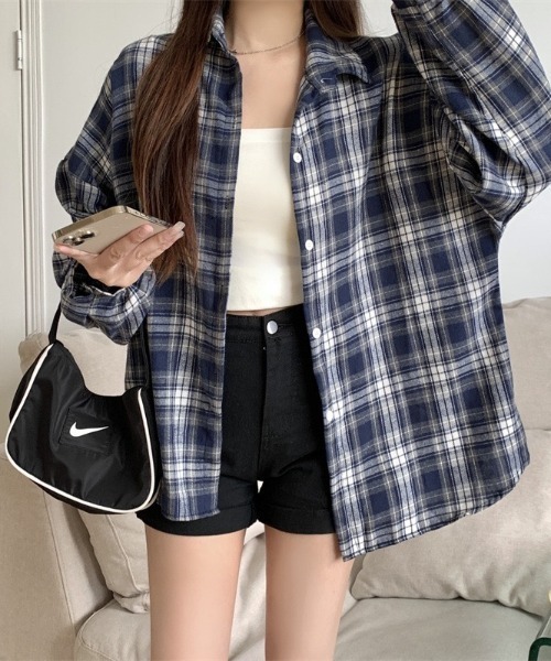 yuue' ( wear )（ユーイ）の「オーバーサイズチェック長袖シャツ（シャツ/ブラウス・レディース・グリーン/イエロー/ネイビー/ブルー/ブラック/レッド/ブラック系その他/ブラック系その他2/レッド系その他/ブルー系その他/イエロー系その他・FREE）」の18枚目の写真