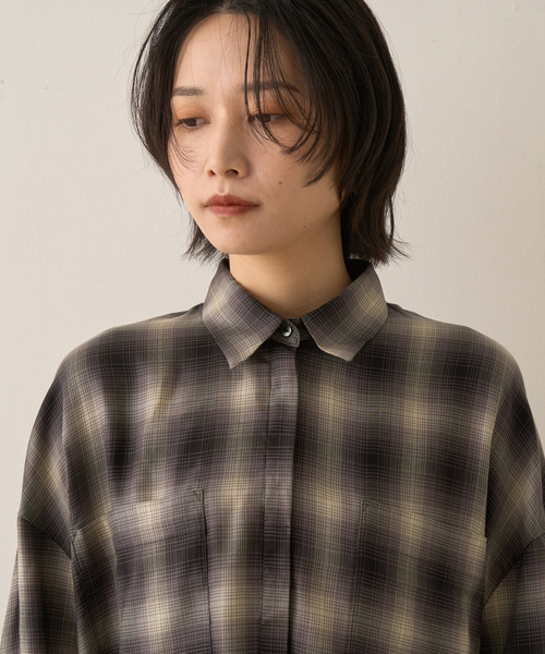 Rouge vif(ルージュヴィフ)の「オンブレーチェックシャツ(シャツ/ブラウス・レディース・ブラウン系その他/グレー系その他・フリー)」の3枚目の写真