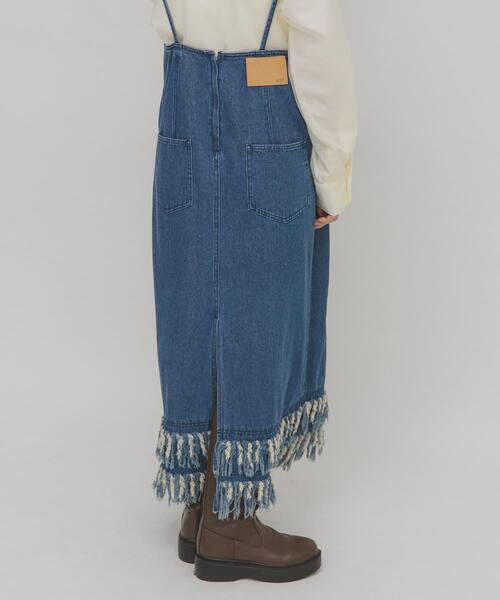 KBF(ケイビーエフ)の「フリンジデニムキャミワンピース(ワンピース・レディース・ライトブルー/ブルー・ONE)」の5枚目の写真