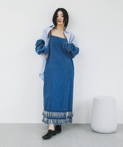 KBF(ケイビーエフ)の「フリンジデニムキャミワンピース(ワンピース・レディース・ライトブルー/ブルー・ONE)」の7枚目の写真