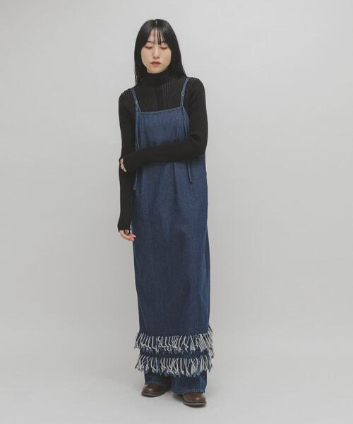 KBF(ケイビーエフ)の「フリンジデニムキャミワンピース(ワンピース・レディース・ライトブルー/ブルー・ONE)」の15枚目の写真