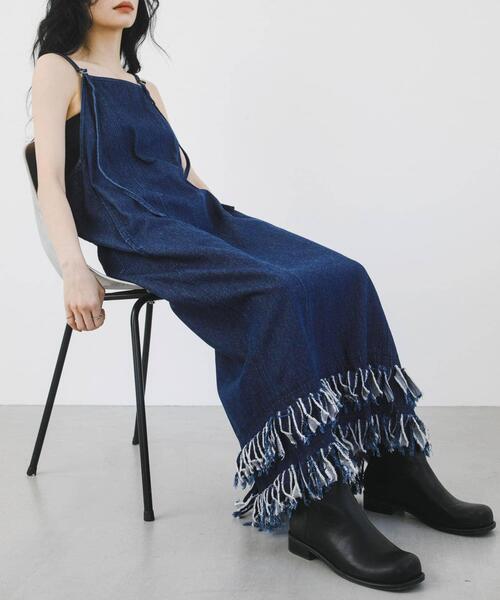 KBF(ケイビーエフ)の「フリンジデニムキャミワンピース(ワンピース・レディース・ライトブルー/ブルー・ONE)」の19枚目の写真
