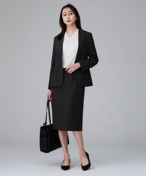 UNTITLED（アンタイトル）の「【洗える/ストレッチ/通勤】Vネックブラウス（シャツ/ブラウス・レディース・ブラック/ライトグレー/ホワイト・46/44/04/03/02/01/00/50/48）」の11枚目の写真