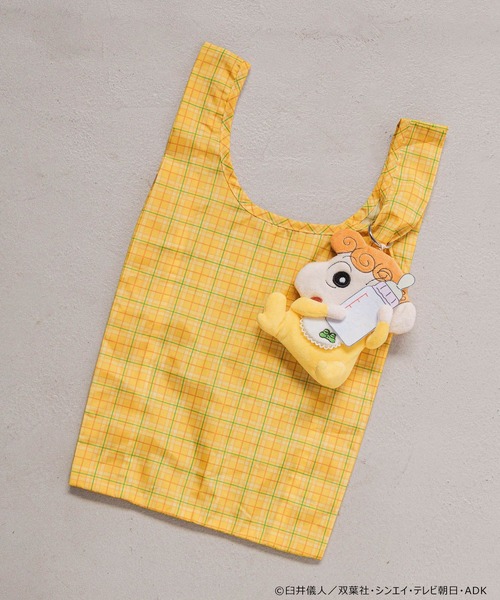 Me%（ミィパーセント）の「【クレヨンしんちゃん】ポーチ付きエコバッグ　572532（エコバッグ/サブバッグ・レディース・ホワイト/ブルー系その他/イエロー系その他/オフホワイト/その他1・FREE）」の2枚目の写真