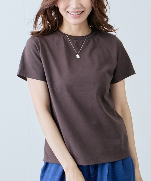 Jayro(ジャイロ)の「ベーシックTシャツ(Tシャツ/カットソー・レディース・ホワイト系その他/ダークブラウン/レッド/ベージュ/ブラック・FREE)」の3枚目の写真