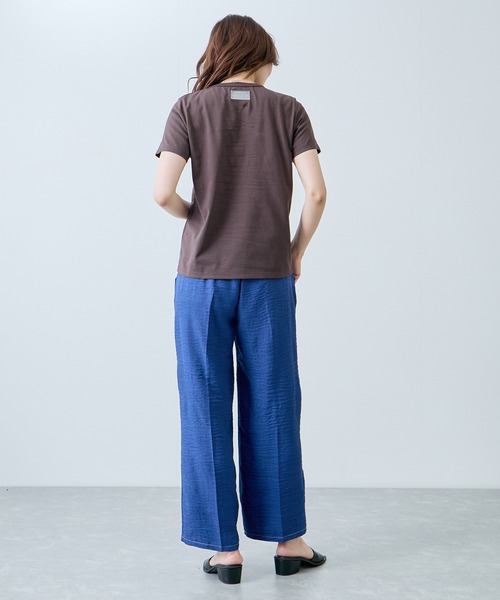 Jayro(ジャイロ)の「ベーシックTシャツ(Tシャツ/カットソー・レディース・ホワイト系その他/ダークブラウン/レッド/ベージュ/ブラック・FREE)」の20枚目の写真