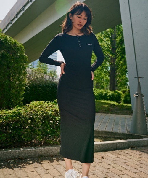 RVCA(ルーカ)の「RVCA/ルーカ HENRY NECK SLIM DRESS リブワンピース サイドスリット BF044-351(ワンピース・レディース・ブラック/ベージュ/杢グレー・M)」の8枚目の写真