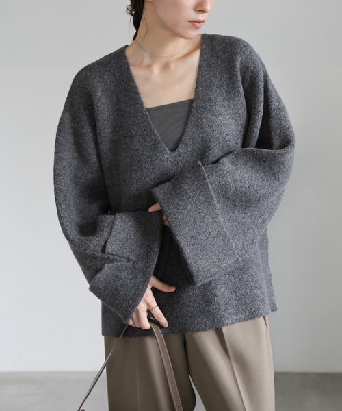 select MOCA(セレクトモカ)の「ワイドスリーブVネックニット(ニット/セーター・レディース・ベージュ/グレー/チャコールグレー/ブラウン・FREE)」の3枚目の写真