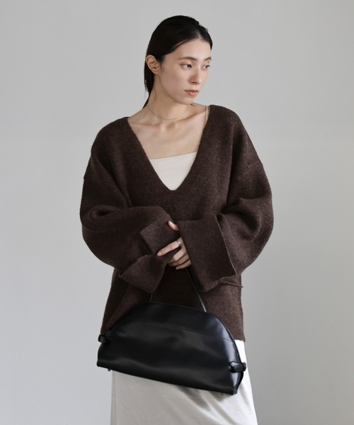 select MOCA(セレクトモカ)の「ワイドスリーブVネックニット(ニット/セーター・レディース・ベージュ/グレー/チャコールグレー/ブラウン・FREE)」の12枚目の写真