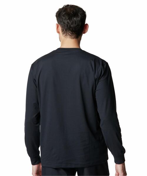 UNDER ARMOUR（アンダーアーマー）の「UAモチベート ロングスリーブ Tシャツ（トレーニング/メンズ）（Tシャツ/カットソー・メンズ・ブラック・L/S/XL/M/3XL/2XL）」の2枚目の写真