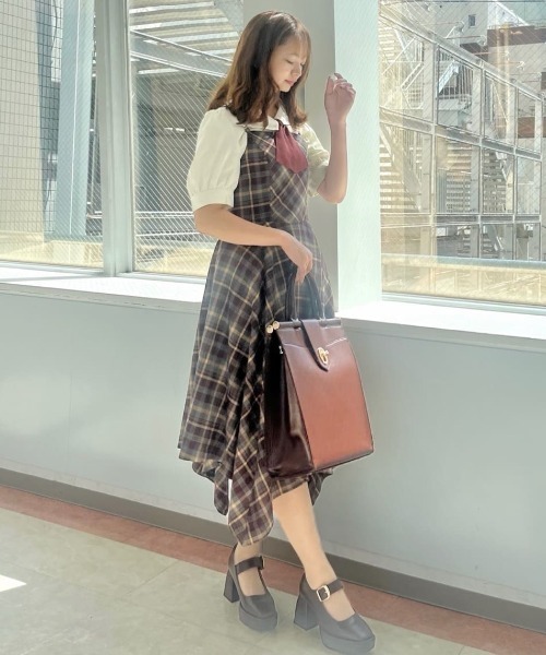 F i.n.t(フィント)の「ビット使いランダムヘムチェックキャミワンピース(ワンピース・レディース・ボルドー/ブラウン・FREE)」の5枚目の写真