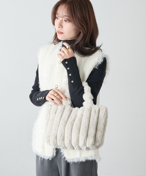 MAGASIN DE MODE Chou Chou(マガジンデモードシュシュ)の「【MAGASIN DE MODE Chou Chou】モコモコ ファートート SNBD(トートバッグ・レディース・アイボリー/ブラック/グレー/モカ・FREE)」の1枚目の写真