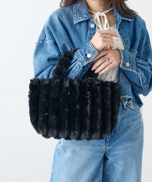 MAGASIN DE MODE Chou Chou(マガジンデモードシュシュ)の「【MAGASIN DE MODE Chou Chou】モコモコ ファートート SNBD(トートバッグ・レディース・アイボリー/ブラック/グレー/モカ・FREE)」の11枚目の写真