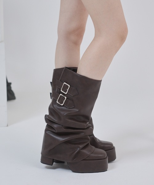 ENVYM（アンビー）の「ベルトポイントルーズロングブーツ（ブーツ・レディース・ブラウン/ブラック・23.5㎝/22.5㎝/24.5㎝）」の11枚目の写真