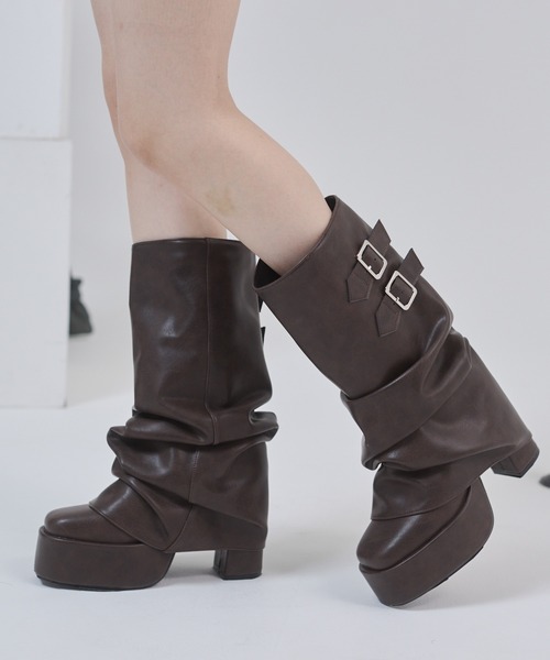 ENVYM（アンビー）の「ベルトポイントルーズロングブーツ（ブーツ・レディース・ブラウン/ブラック・23.5㎝/22.5㎝/24.5㎝）」の15枚目の写真