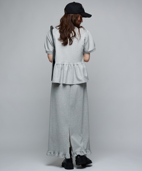 Narcissus(ナルシス)の「パフペプラムスウェットTシャツ フリルスウェット(Tシャツ/カットソー・レディース・グレー/ブラック・FREE)」の4枚目の写真