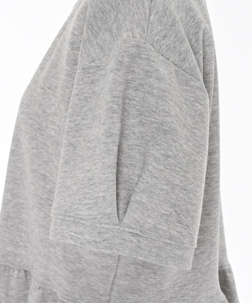 Narcissus(ナルシス)の「パフペプラムスウェットTシャツ フリルスウェット(Tシャツ/カットソー・レディース・グレー/ブラック・FREE)」の11枚目の写真