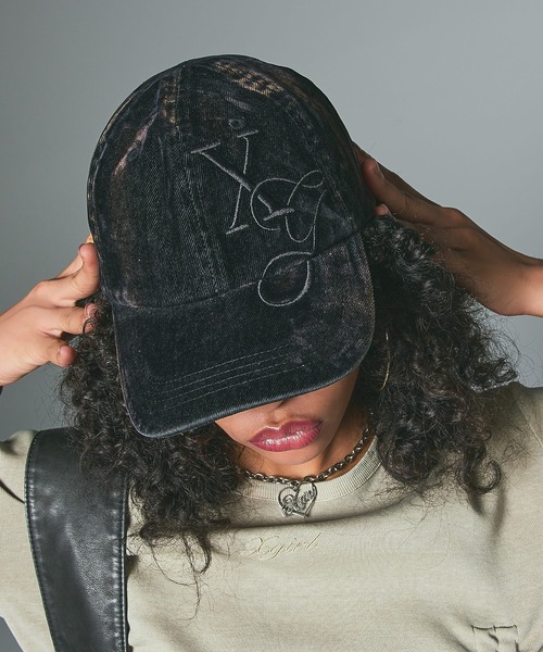 X-girl（エックスガール）の「FLOCKED DENIM 6PANEL CAP（キャップ・レディース・ブラック/インディゴブルー・ONE SIZE）」の2枚目の写真