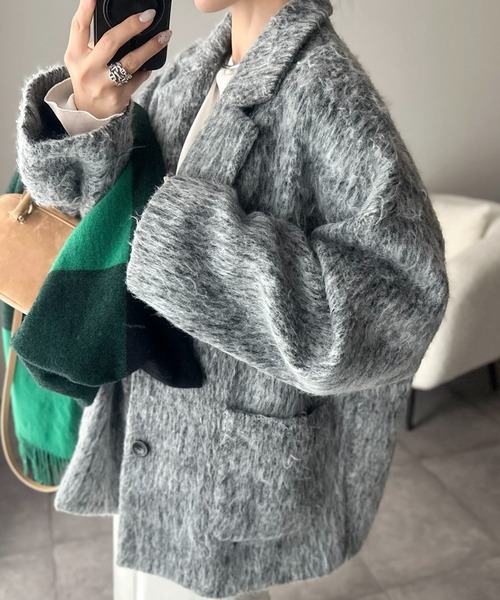 ANGIE(アンジー)の「シャギー ミドル丈 オーバーサイズ テーラードコート(チェスターコート・レディース・ブラック/グレー・FREE)」の8枚目の写真