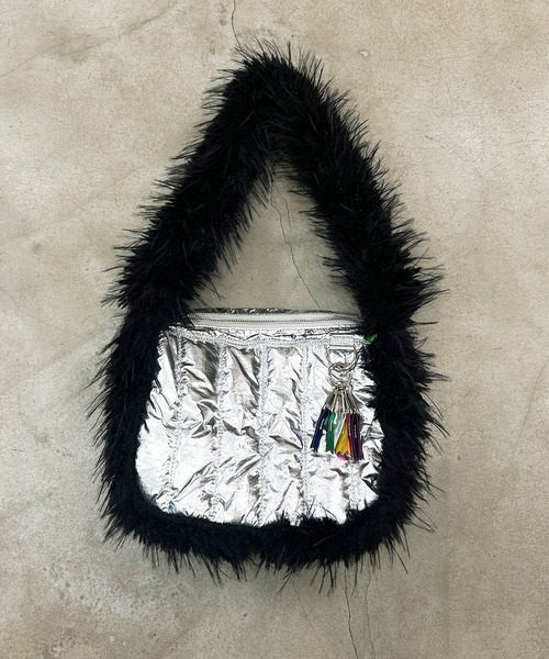 Magine(マージン)の「cheek チーク side monster shoulder/サイド モンスター ショルダー(ショルダーバッグ・レディース・ブラック×グリーン/シルバー/ライム/ピンク・FREE)」の20枚目の写真