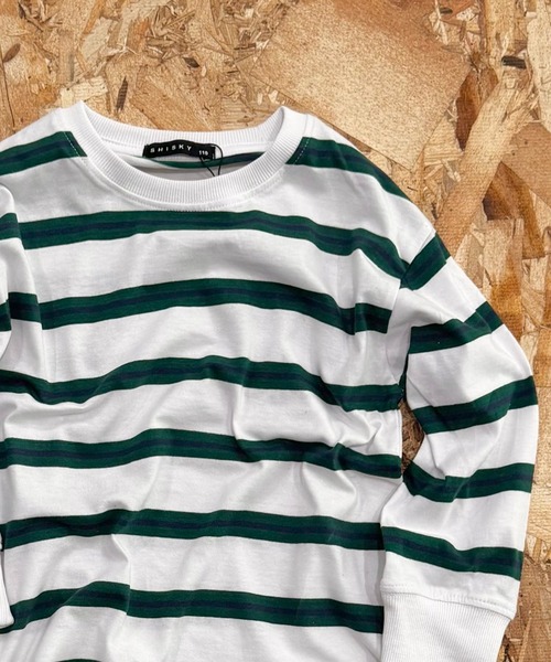 SHISKY(シスキー)の「先染めボーダー オーバーサイズ 長袖Tシャツ(Tシャツ/カットソー・キッズ・ネイビー/ブラック/グレー系その他/チャコールグレー/ダークグリーン/オフホワイト/ベージュ系その他/ホワイト系その他/ブラック系その他/グリーン系その他/ベージュ/パープル・140/130/120/110/160/150)」の1枚目の写真