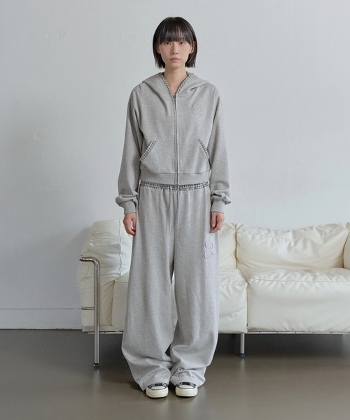 UNE MANSION(ユヌマンション)の「【豊富な4カラー展開】【スタイリッシュにセットアップ着用おすすめ】2WAYジップアップフラワーバイカラーチェック配色スウェットフード(パーカー・レディース・ブラック/グレー/ブラウン/ホワイト・FREE)」の16枚目の写真