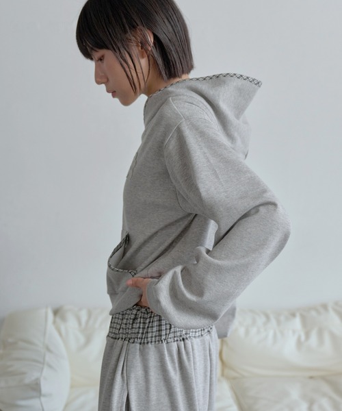 UNE MANSION(ユヌマンション)の「【豊富な4カラー展開】【スタイリッシュにセットアップ着用おすすめ】2WAYジップアップフラワーバイカラーチェック配色スウェットフード(パーカー・レディース・ブラック/グレー/ブラウン/ホワイト・FREE)」の22枚目の写真