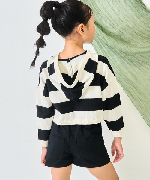 ANAP kids(アナップキッズ)の「ショート ボーダー ニット パーカー【ジュニアお揃い】(パーカー・キッズ・ブラック/ライトグレー・110/120/130)」の3枚目の写真