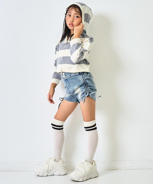 ANAP kids(アナップキッズ)の「ショート ボーダー ニット パーカー【ジュニアお揃い】(パーカー・キッズ・ブラック/ライトグレー・110/120/130)」の8枚目の写真