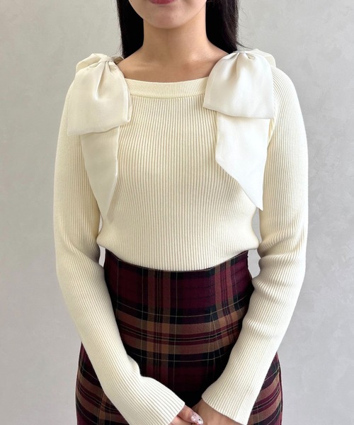 31 Sons de mode（トランテアン　ソン　ドゥ　モード）の「2025秋冬新作 肩リボンシアーニット（ニット/セーター・レディース・ラベンダー/ブラウン/ピンク/オフホワイト・ﾌﾘ-）」の18枚目の写真