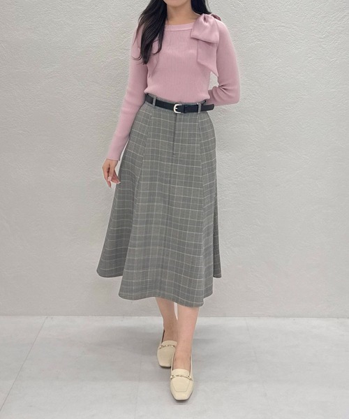 31 Sons de mode（トランテアン　ソン　ドゥ　モード）の「2025秋冬新作 肩リボンシアーニット（ニット/セーター・レディース・ラベンダー/ブラウン/ピンク/オフホワイト・ﾌﾘ-）」の10枚目の写真