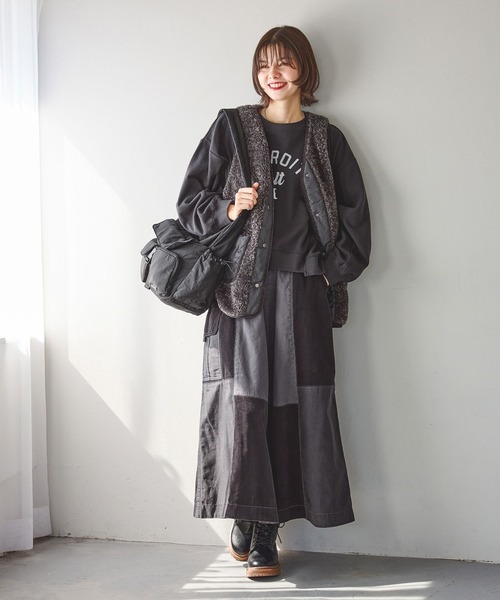 niko and...(ニコアンド)の「サンドブラスト風リメイクプルオーバー(スウェット・レディース・レッド/チャコール/アイボリー・MEDIUM/LARGE)」の4枚目の写真