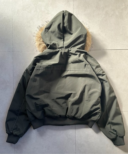 VIBGYOR(ヴィブジョー)の「ファー付きフード ミリタリーブルゾン/ミリタリージャケット 韓国ファッション アウター 防寒アウター 秋冬(CZ)(その他アウター・レディース・グレー/ブラック・L/M)」の15枚目の写真
