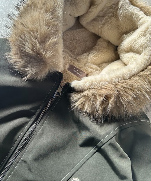 VIBGYOR(ヴィブジョー)の「ファー付きフード ミリタリーブルゾン/ミリタリージャケット 韓国ファッション アウター 防寒アウター 秋冬(CZ)(その他アウター・レディース・グレー/ブラック・L/M)」の18枚目の写真