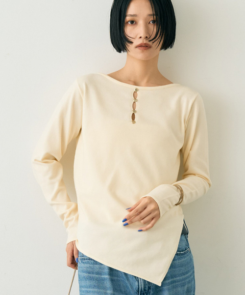 EMMA ROUGE VIF(エマルージュヴィフ)の「【一部店舗限定】センターシーム ボートネックニットプルオーバー(ニット/セーター・レディース・アイボリー/モカ/ラベンダー・フリー)」の2枚目の写真