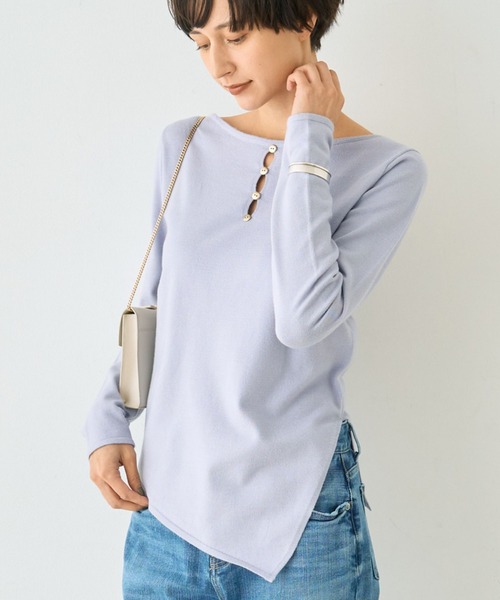 EMMA ROUGE VIF(エマルージュヴィフ)の「【一部店舗限定】センターシーム ボートネックニットプルオーバー(ニット/セーター・レディース・アイボリー/モカ/ラベンダー・フリー)」の1枚目の写真