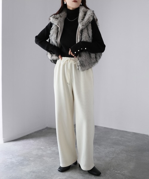 Riberry（リベリー）の「コーデュロイ裏起毛セミワイドパンツ（その他パンツ・レディース・モカ/ブラウン/アイボリー/ブラック・MEDIUM）」の7枚目の写真