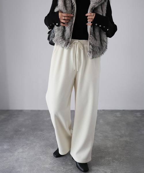 Riberry（リベリー）の「コーデュロイ裏起毛セミワイドパンツ（その他パンツ・レディース・モカ/ブラウン/アイボリー/ブラック・MEDIUM）」の6枚目の写真