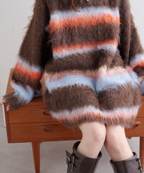 w closet(ダブルクローゼット)の「ボーダーシャギーニット(ニット/セーター・レディース・ブラウン/カーキ/ピンク/ブルー・SMALL/MEDIUM)」の9枚目の写真