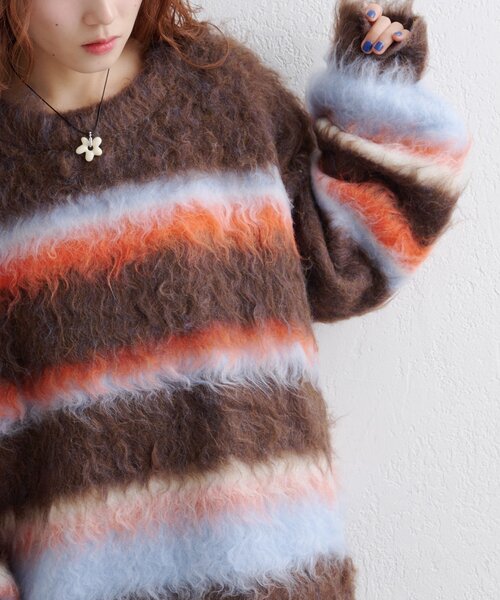 w closet(ダブルクローゼット)の「ボーダーシャギーニット(ニット/セーター・レディース・ブラウン/カーキ/ピンク/ブルー・SMALL/MEDIUM)」の10枚目の写真