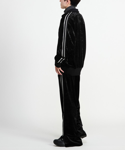 CONVERSE TOKYO(コンバーストウキョウ)の「SIDE LINE CRASHED VELOR TRACK JACKET(ジャージ・レディース・ピンク/グレー/ブルー/ブラック・SMALL/MEDIUM)」の7枚目の写真