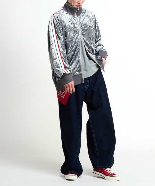 CONVERSE TOKYO(コンバーストウキョウ)の「SIDE LINE CRASHED VELOR TRACK JACKET(ジャージ・レディース・ピンク/グレー/ブルー/ブラック・SMALL/MEDIUM)」の9枚目の写真